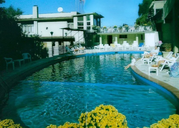 Cavour Otel Sorrento